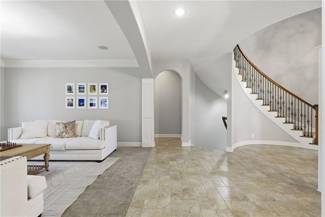 1729 NE Woodland Shores Court, Lee's Summit, MO 64086