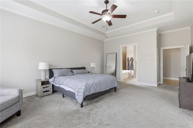 1729 NE Woodland Shores Court, Lee's Summit, MO 64086