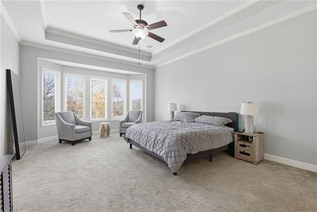 1729 NE Woodland Shores Court, Lee's Summit, MO 64086