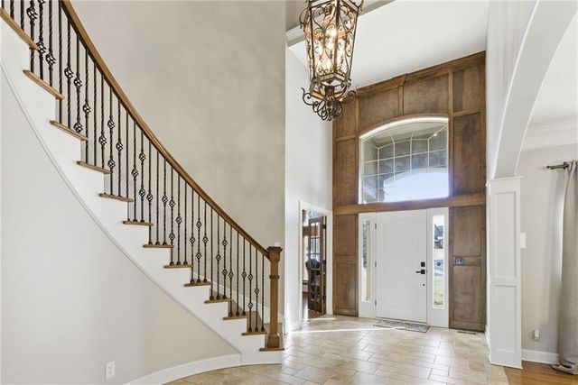 1729 NE Woodland Shores Court, Lee's Summit, MO 64086