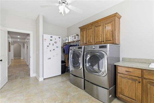 1729 NE Woodland Shores Court, Lee's Summit, MO 64086