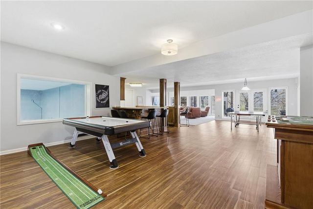 1729 NE Woodland Shores Court, Lee's Summit, MO 64086