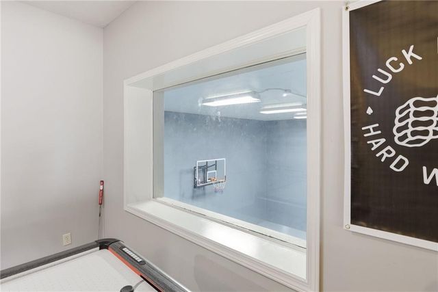 1729 NE Woodland Shores Court, Lee's Summit, MO 64086