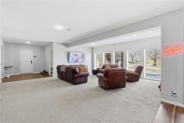 1729 NE Woodland Shores Court, Lee's Summit, MO 64086