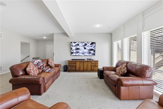 1729 NE Woodland Shores Court, Lee's Summit, MO 64086