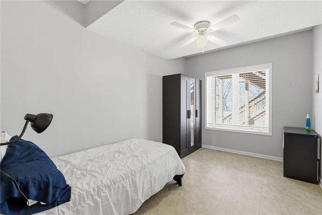 1729 NE Woodland Shores Court, Lee's Summit, MO 64086