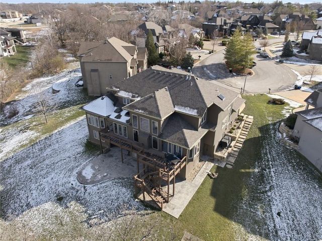 1729 NE Woodland Shores Court, Lee's Summit, MO 64086