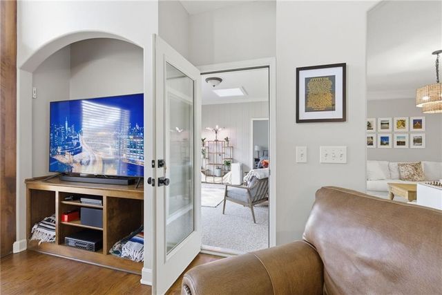 1729 NE Woodland Shores Court, Lee's Summit, MO 64086