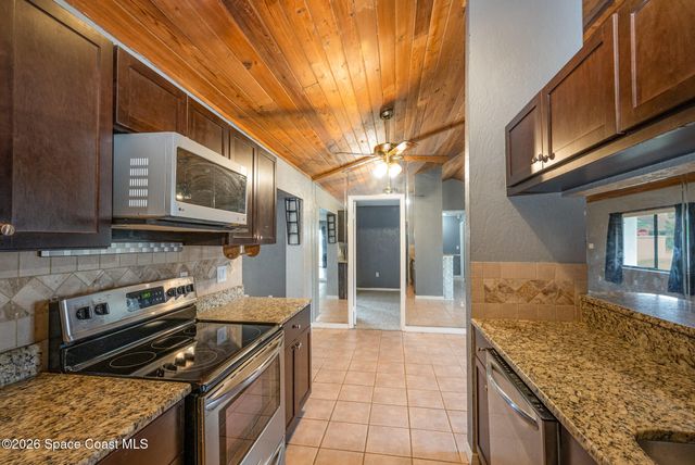 696 Las Palmas Way, Melbourne, FL 32940