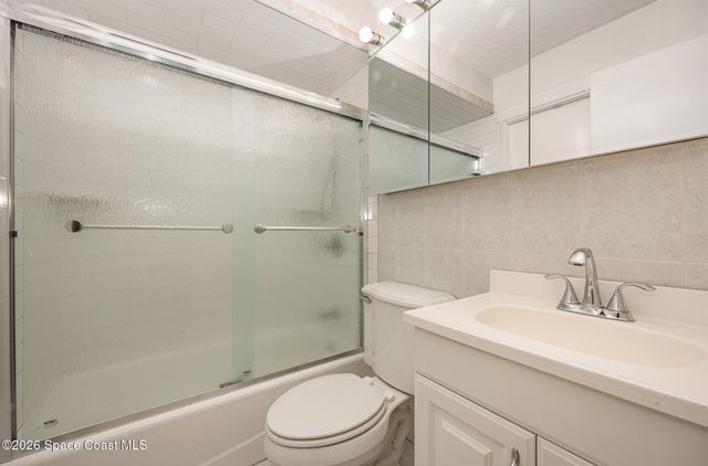 696 Las Palmas Way, Melbourne, FL 32940