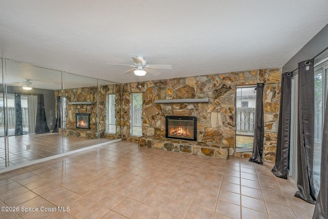 696 Las Palmas Way, Melbourne, FL 32940