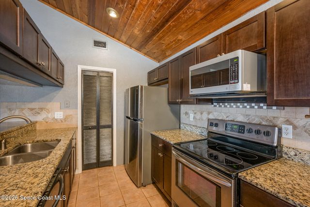 696 Las Palmas Way, Melbourne, FL 32940