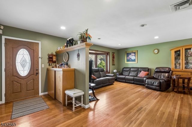112 Pitt Rd, Springfield Twp., NJ 07081