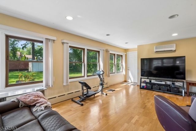 112 Pitt Rd, Springfield Twp., NJ 07081