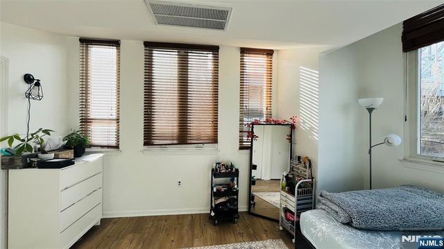 308-310 Passaic 205, Harrison, NJ 07029