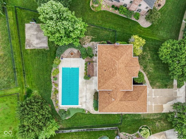 3622 Fountain View Drive, Greenwood, IN 46143