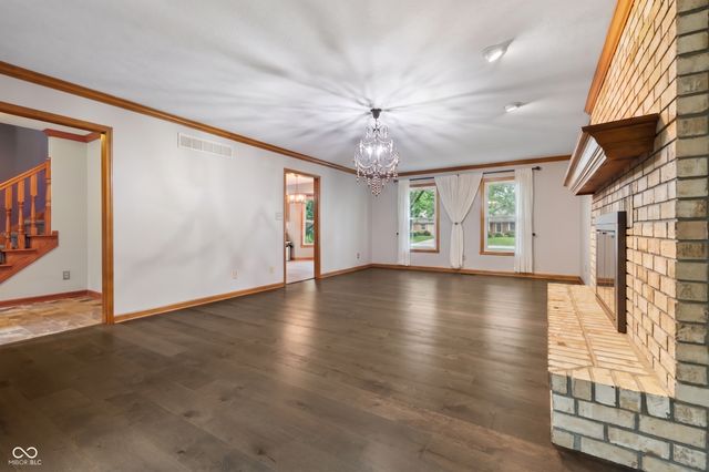 3622 Fountain View Drive, Greenwood, IN 46143