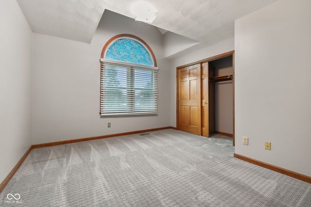 3622 Fountain View Drive, Greenwood, IN 46143