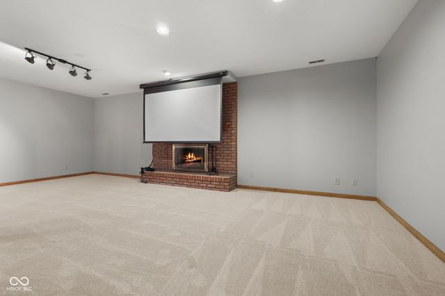 3622 Fountain View Drive, Greenwood, IN 46143