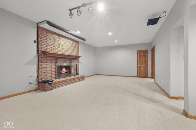 3622 Fountain View Drive, Greenwood, IN 46143