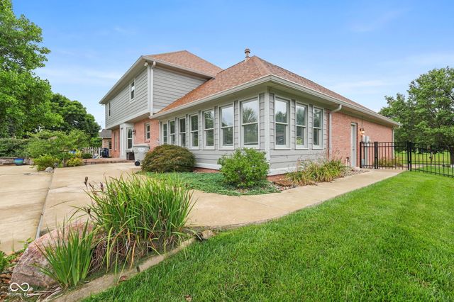 3622 Fountain View Drive, Greenwood, IN 46143