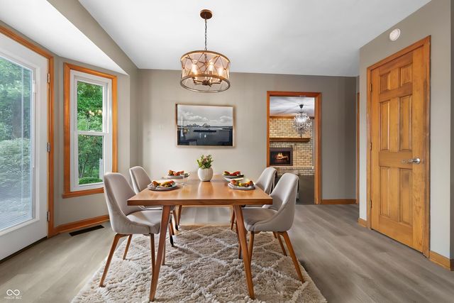 3622 Fountain View Drive, Greenwood, IN 46143