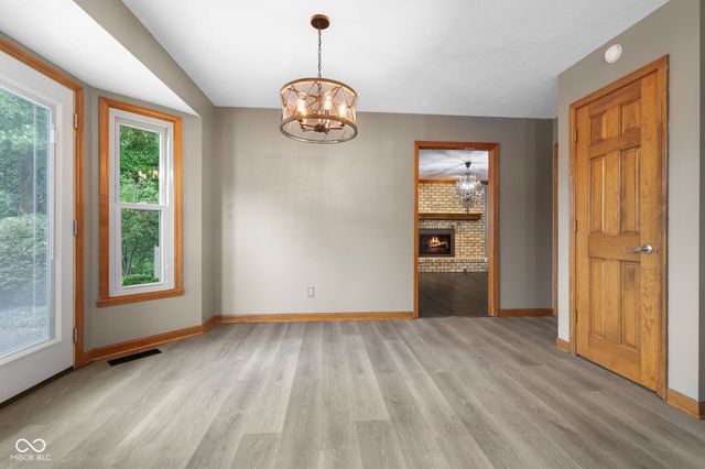 3622 Fountain View Drive, Greenwood, IN 46143