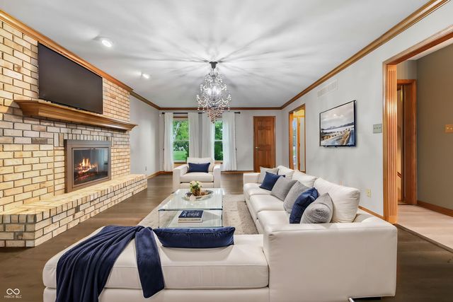 3622 Fountain View Drive, Greenwood, IN 46143