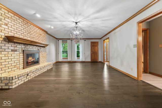 3622 Fountain View Drive, Greenwood, IN 46143