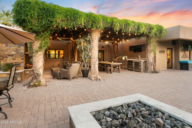 4836 E MOONLIGHT Way, Paradise Valley, AZ 85253