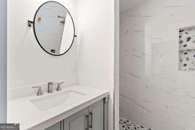 10528 Serenbe Lane, Chattahoochee Hills, GA 30268