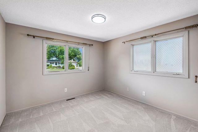 1790 Crestridge Lane, Eagan, MN 55122