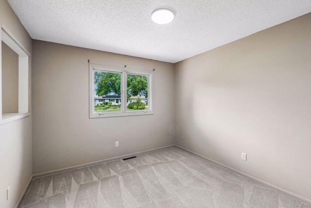 1790 Crestridge Lane, Eagan, MN 55122