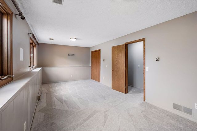 1790 Crestridge Lane, Eagan, MN 55122