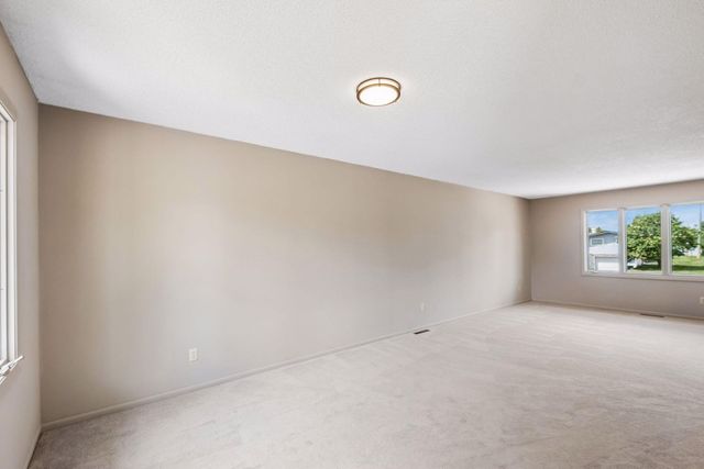 1790 Crestridge Lane, Eagan, MN 55122