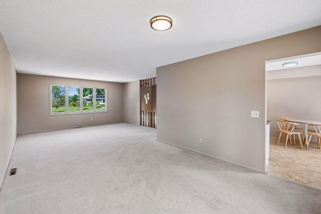 1790 Crestridge Lane, Eagan, MN 55122