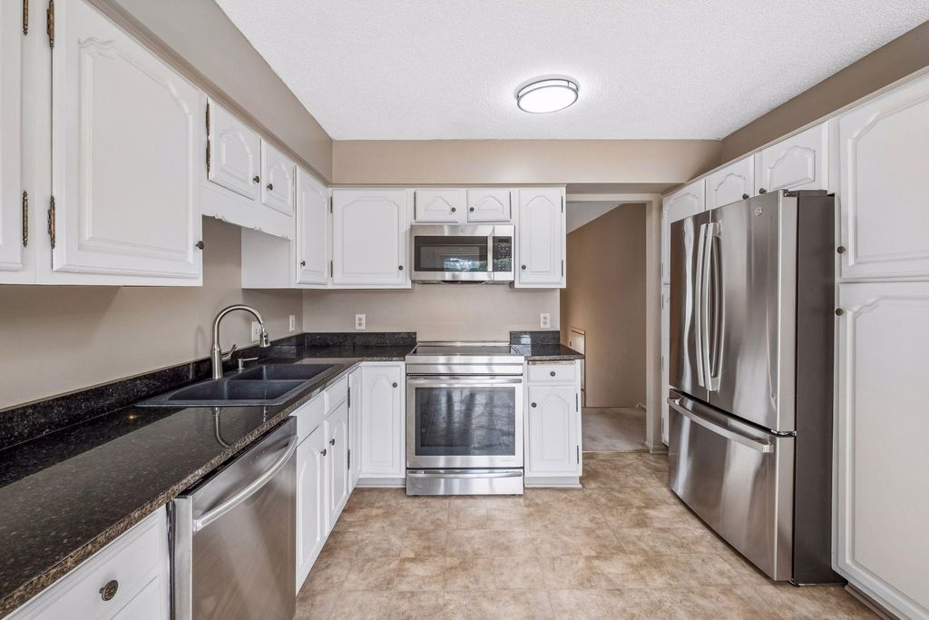 1790 Crestridge Lane, Eagan, MN 55122 — photo 4