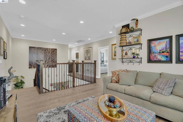 17863 Eastman Ct, Lathrop, CA 95330