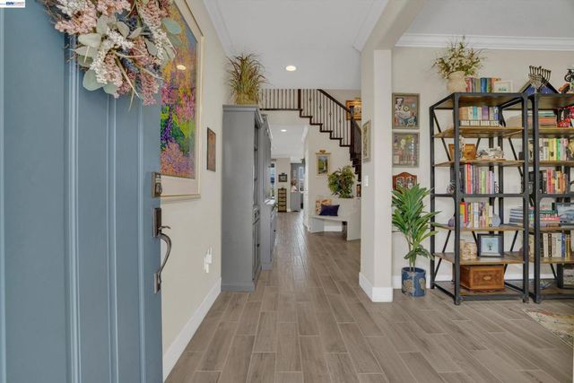 17863 Eastman Ct, Lathrop, CA 95330