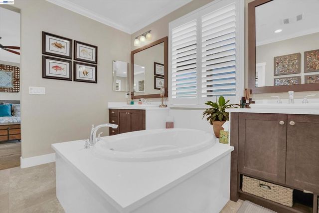 17863 Eastman Ct, Lathrop, CA 95330