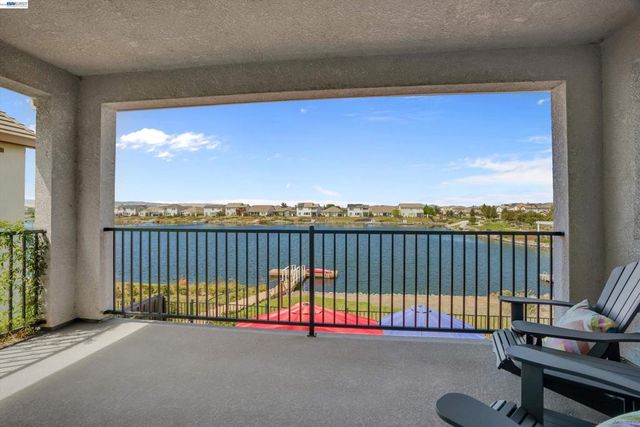 17863 Eastman Ct, Lathrop, CA 95330