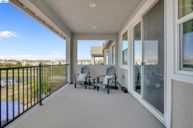17863 Eastman Ct, Lathrop, CA 95330