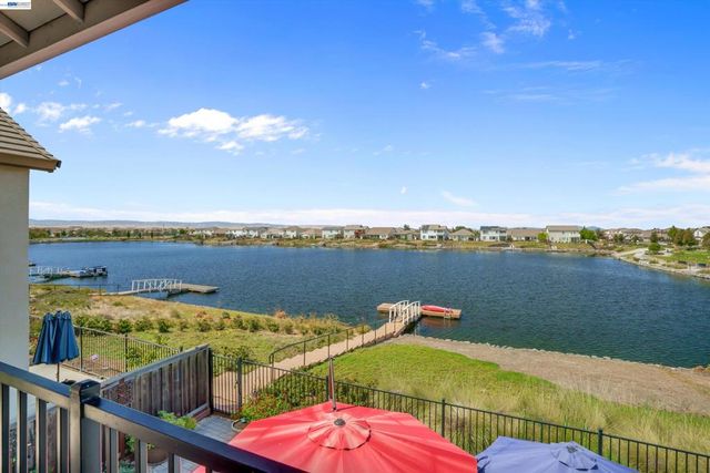 17863 Eastman Ct, Lathrop, CA 95330