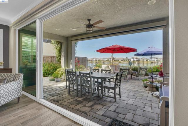 17863 Eastman Ct, Lathrop, CA 95330