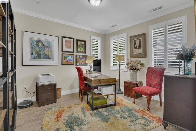17863 Eastman Ct, Lathrop, CA 95330
