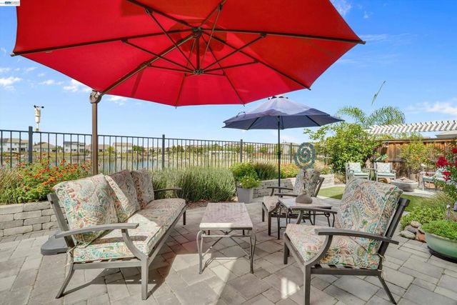 17863 Eastman Ct, Lathrop, CA 95330