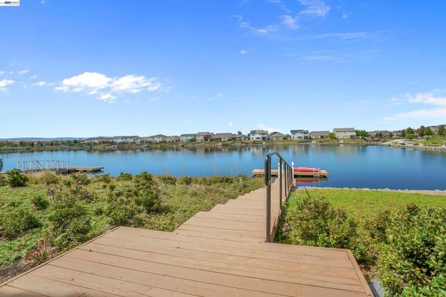 17863 Eastman Ct, Lathrop, CA 95330