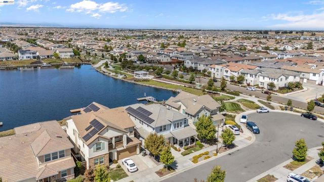 17863 Eastman Ct, Lathrop, CA 95330