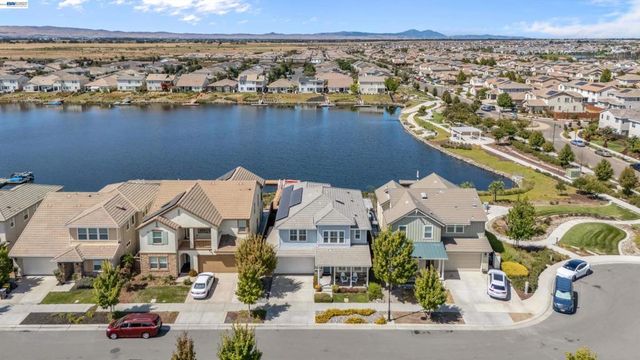 17863 Eastman Ct, Lathrop, CA 95330