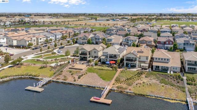 17863 Eastman Ct, Lathrop, CA 95330